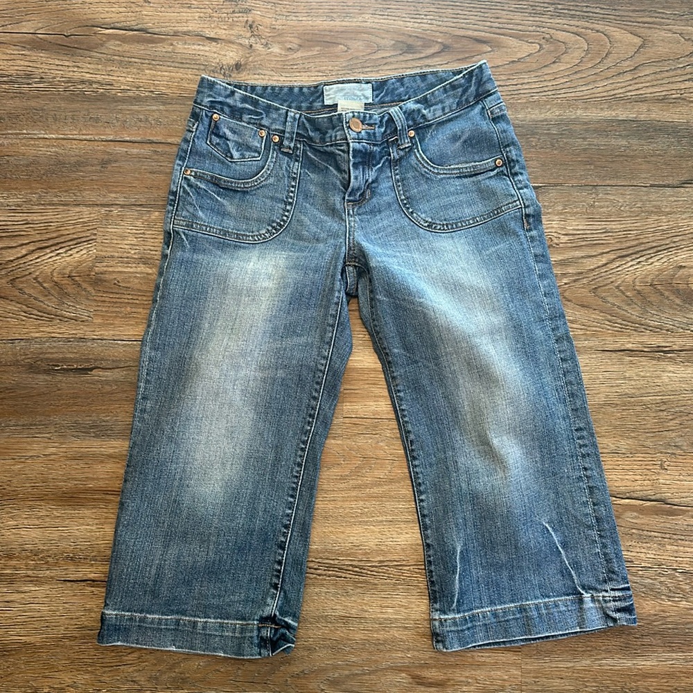Maurices women’s crop jeans.